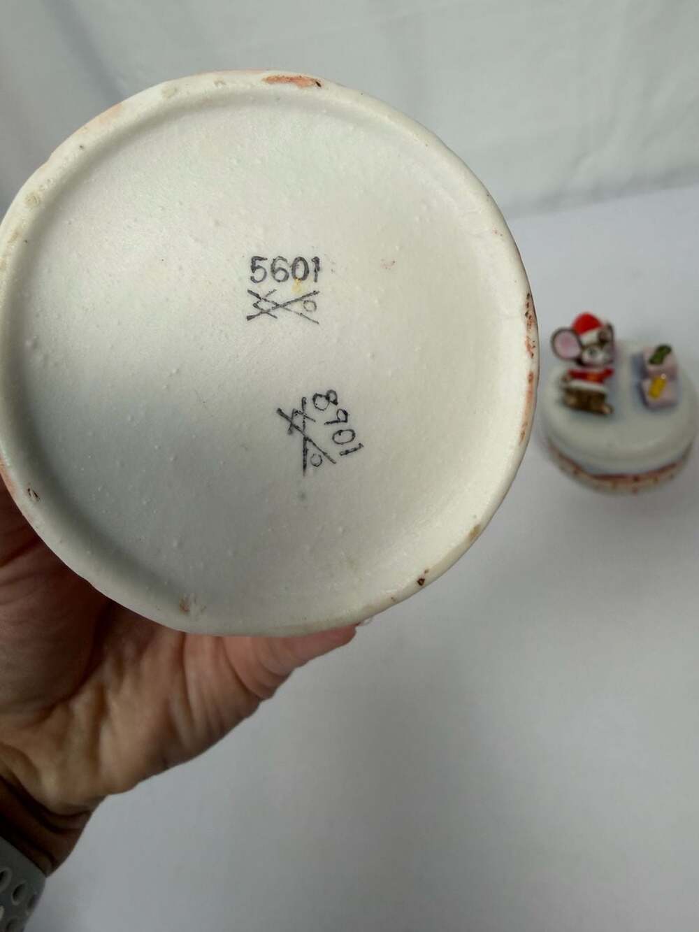 Vintage Homco #8901 Christmas Santa Mouse Ceramic Trinket Boxes - Set of 2 - Picture 6 of 9